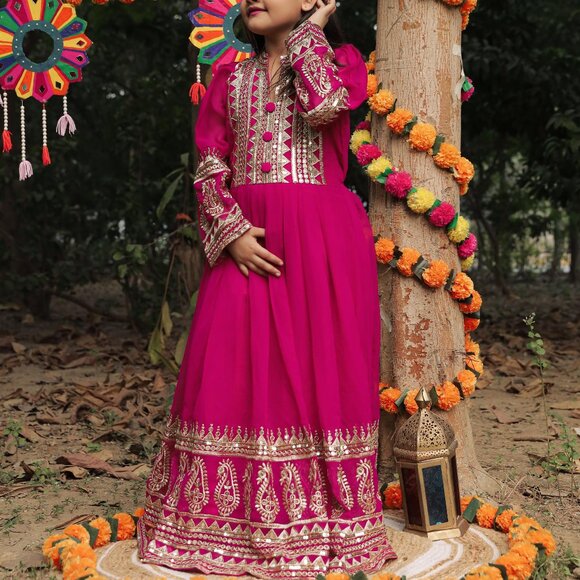 KID GIRL'S DRESS - Picture 1 of 16